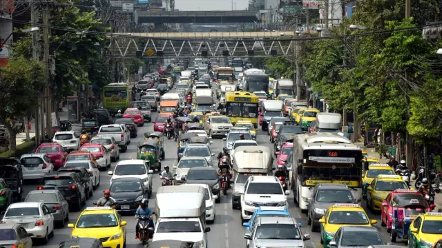 pune-traffic-advisory-closures-diversions-announced-for-maratha-reservation-peace-rally-check-details